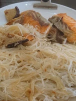 Mongolen Grill Lachs Mit Reis - Und Glasnudeln